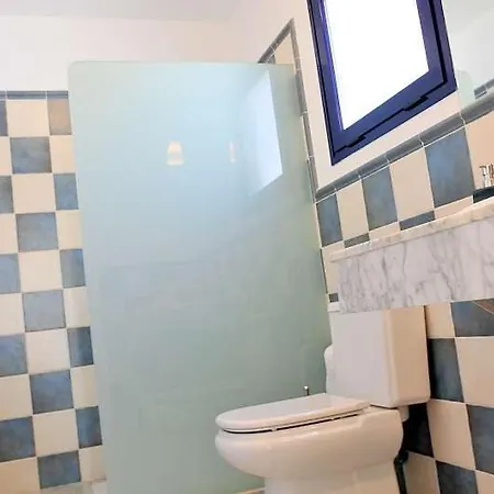 Playa Blanca Sleeps 6 Pool Air Con Wifi Apartment
