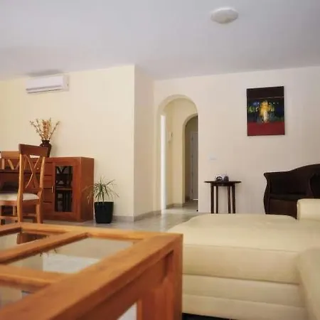 Apartment Playa Blanca Sleeps 6 Pool Air Con Wifi *