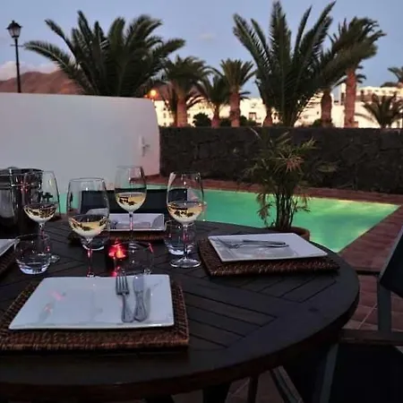 Apartment Playa Blanca Sleeps 6 Pool Air Con Wifi Playa Blanca (Lanzarote)